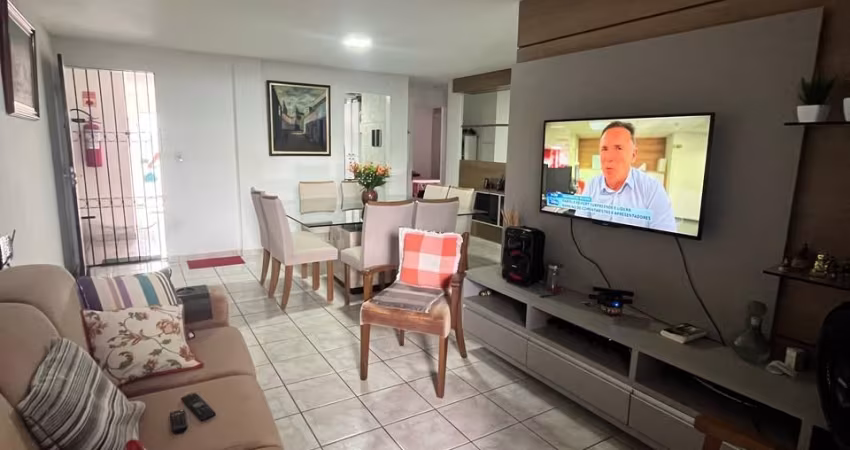 Excelente Apartamento de 03 quartos,  sendo 01 suíte,  01 vaga de garagem- Bancários