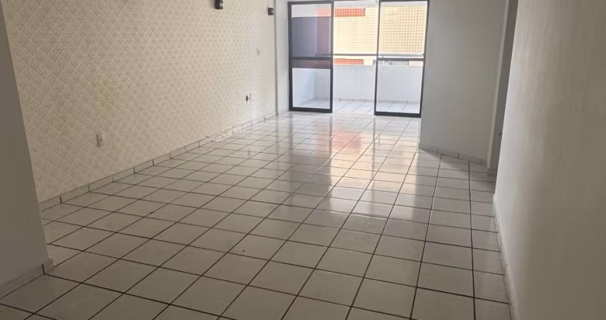 Excelente Apartamento de 03 quartos, sendo 01 suíte,  01 vaga de garagem coberta  - Manaira