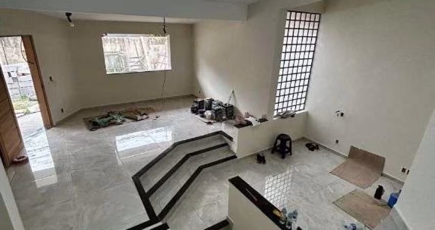 Casa à venda com Edícula no Jd Serra/ Jd Paulita