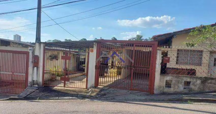 Casas em terreno de 782m² à Venda na Colônia - Jundiaí/SP.