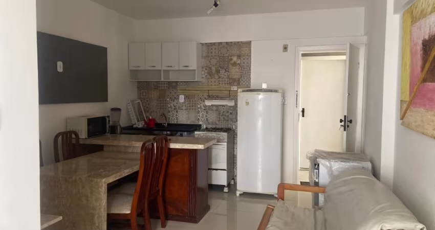 Apto de 1/4, suíte, mobiliado e com garagem na Pituba