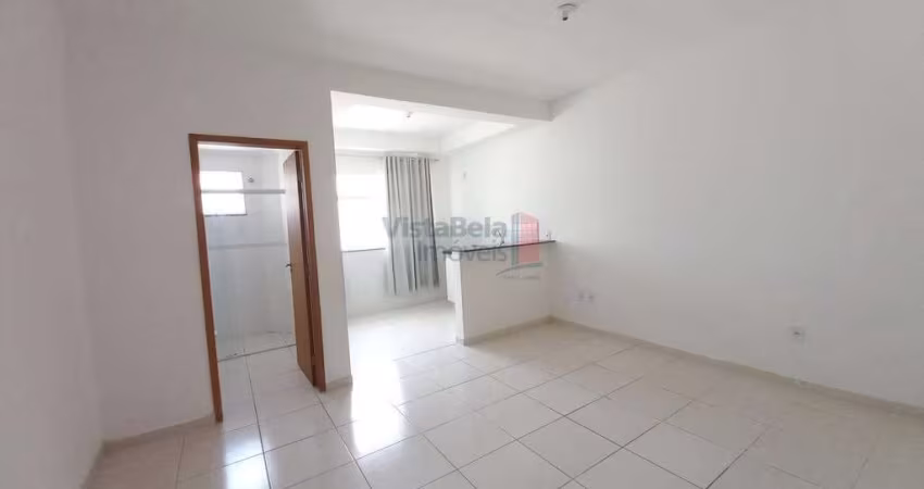 Kitnet para Locação no bairro Bela Vista com garagem.