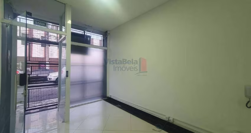 Excelente ponto comercial com 2 salas, recepção, cozinha e banheiro.