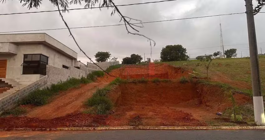 Lote Exclusivo no Campos do Conde Taubaté com Vista para o Lago!
