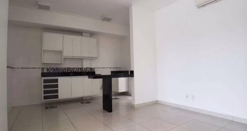 Apartamento para locação com 01 quarto, móveis planejados, ar condicionado e 01 vaga de garagem. próximo ao centro. desocupação prevista para:12/11/25