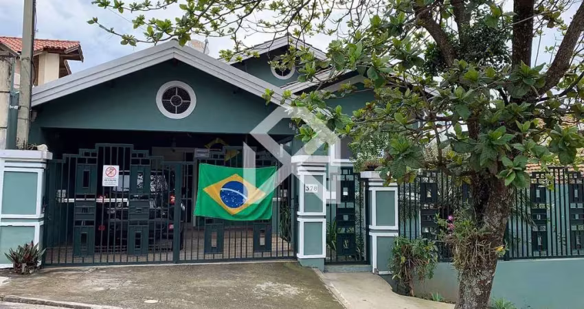 Casa à venda com 179m, 3 dormitórios, 2 vagas de garagem, Itapetinga, Atibaia, SP