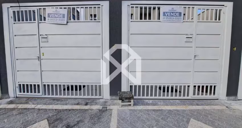 Sobrado à venda com 85m, 3 dormitórios, 1 suíte, 2 vagas de garagem, quintal, Itaquera, São Paulo,