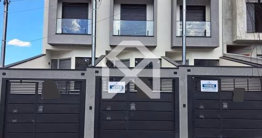 Sobrado à venda com 140m2, 3 dormitórios, 1 suíte com Sacada, 4 vagas de garagem, Vila Santa Isabel