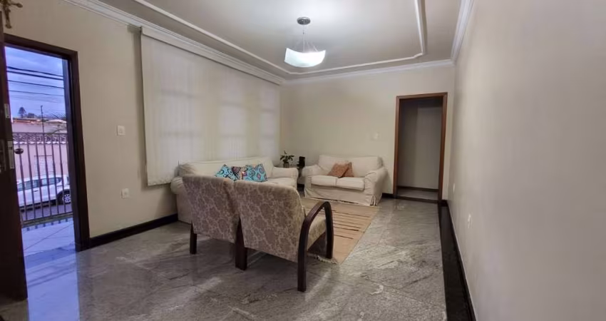 CASA PLANA COM 4 QUARTOS NO SANTA AMÉLIA