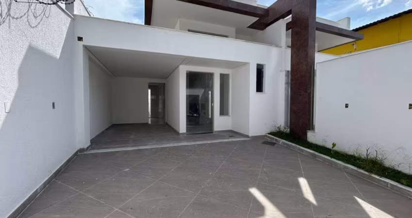 CASA GEMINADA DE TRÊS QUARTOS NO BAIRRO COPACABANA