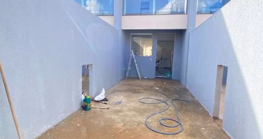 CASA GEMINADA DE DOIS QUARTOS A VENDA NO BAIRRO LEBLON