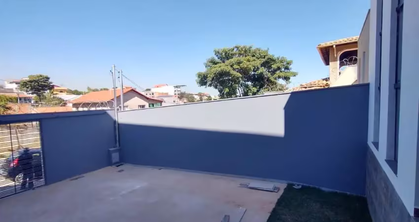 CASA DE TRÊS QUARTOS (SUÍTE) NO CANAÃ