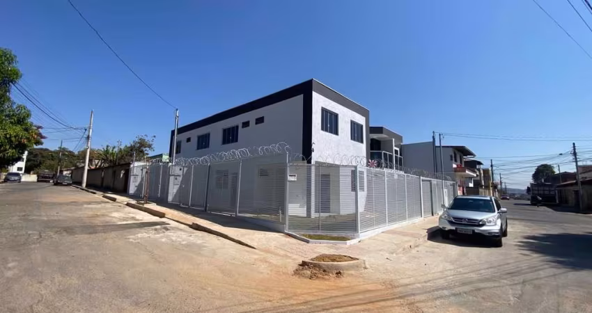 CASA GEMINADA DE TRÊS QUARTOS NO BAIRRO PIRATININGA