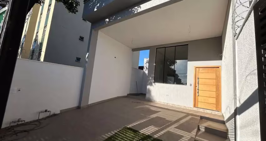 Casa com 3 quartos à venda na Santa Mônica, Belo Horizonte 