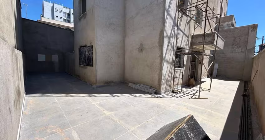 ÁREA PRIVATIVA DOIS QUARTOS NO BAIRRO SANTA MÔNICA