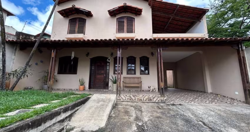 Casa de 04 quartos no Bairro Copacabana
