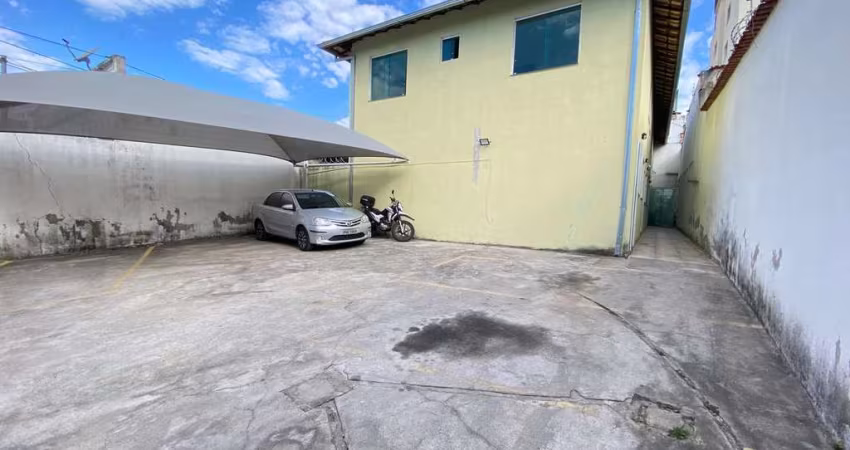 Casa de dois quartos no Bairro Santa Mônica