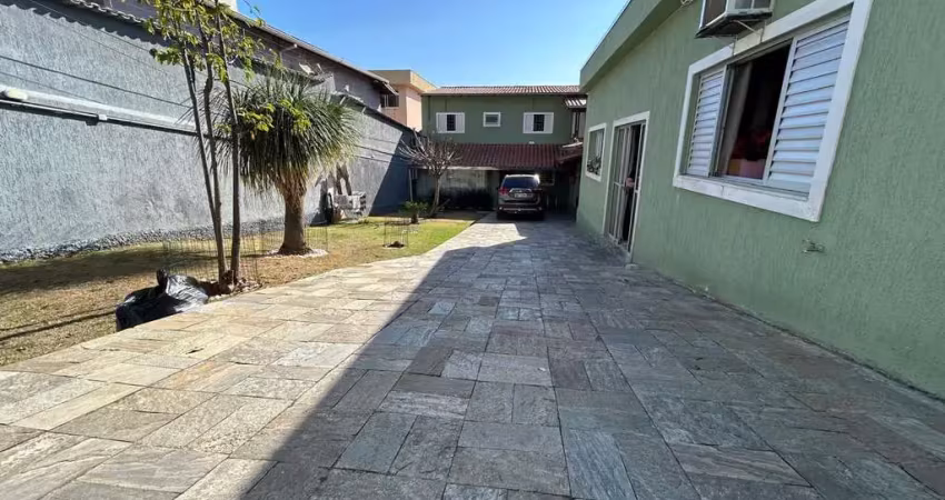 Casa a venda de quatro quartos no bairro santa amélia
