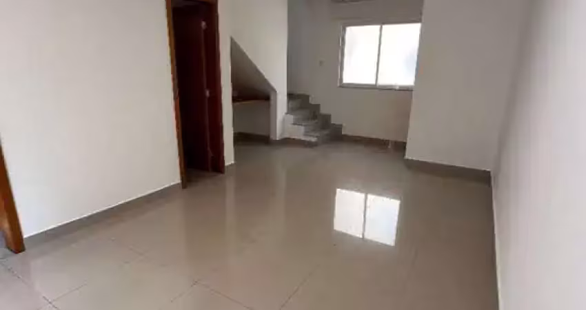 Casa em condominio com três quartos e area privatriva !!!!