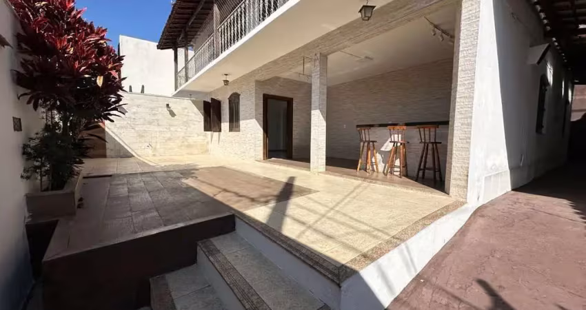 Casa com 3 quartos à venda na Santa Amélia, Belo Horizonte 