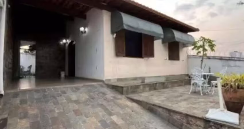Casa com 4 quartos à venda na Santa Amélia, Belo Horizonte 