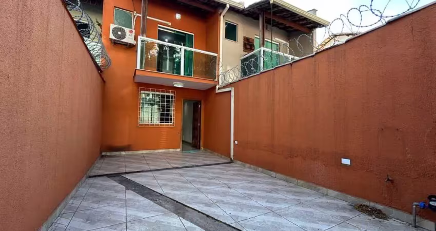 Casa com 2 quartos à venda na Santa Amélia, Belo Horizonte 