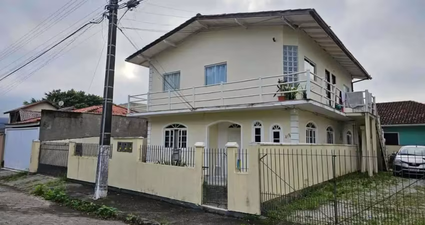 Apartamento com 2 quartos para alugar na Rua Bartolomeu de Gusmão, Carianos, Florianópolis
