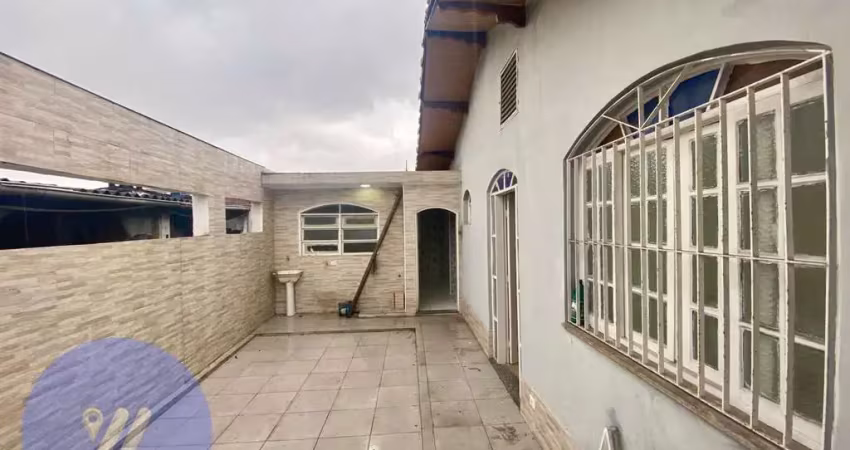 Casa sobreposta à venda em vila jockey clube, são vicente – 120m²