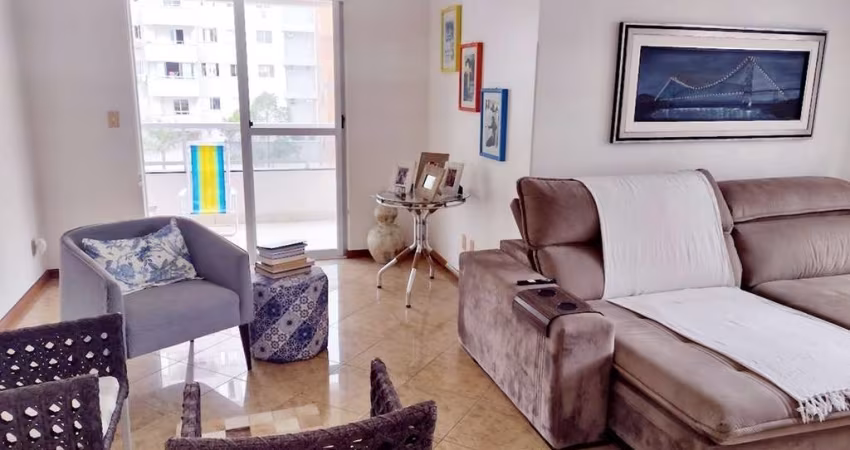 Apartamento com 3 quartos para alugar na Rua 3100, 77, Centro, Balneário Camboriú