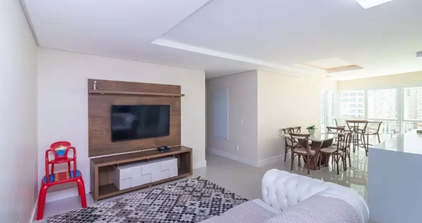 Apartamento com 3 quartos para alugar na Avenida Brasil, 180, Centro, Balneário Camboriú