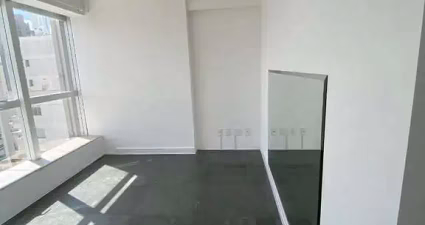 Sala comercial à venda na Rua Arthur Max Dôose, 183, Pioneiros, Balneário Camboriú