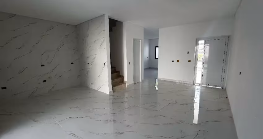 Sobrado com 03 suítes á venda no centro em são josé dos pinhais.