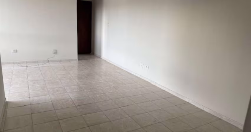 Apartamento com 2 quartos à venda na HUMAITÁ, 714, Zona 04, Maringá