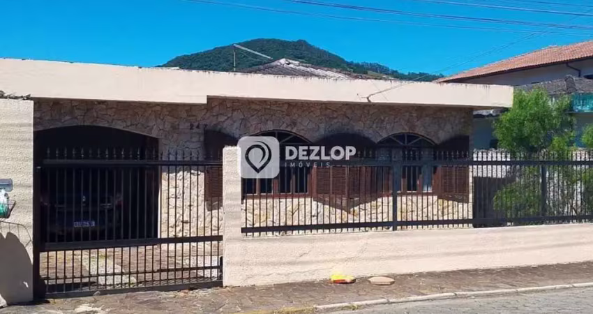 Casa com 3 quartos à venda na Rua Fernando Martinho de Souza, 247, Rio Caveiras, Biguaçu
