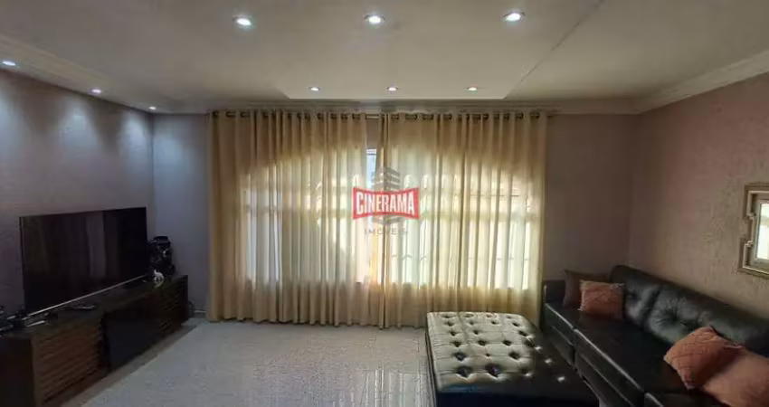 03 dormitórios, sendo 1 suíte com planejados, amplos e arejados.