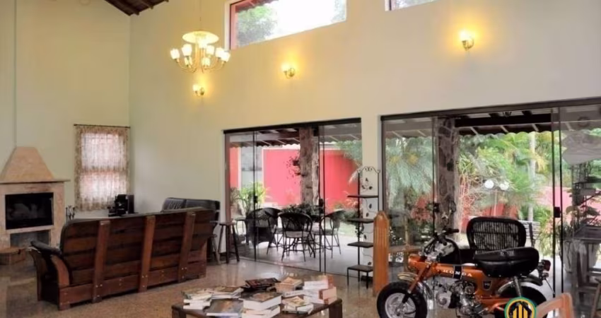 Casa em condomínio com 4 dorms (2 suites) - Residencial Vila Verde