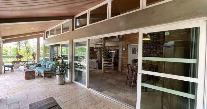 Casa MOBILIADA 4d (3sts) , lareira, piscina, anexos gourmet/multiuso!