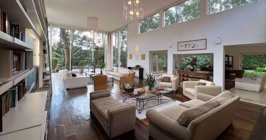 Casa com 5d/3sts. ESTILO ÚNICO ESPETACULAR E ENCANTADOR! SÓ VENDO!