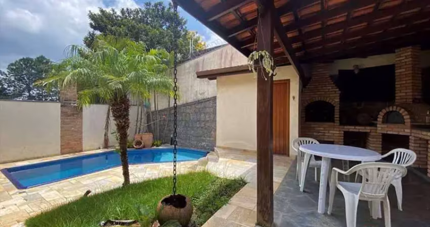 Casa 3d(1sts) ótima com lareira, piscina e gourmet!