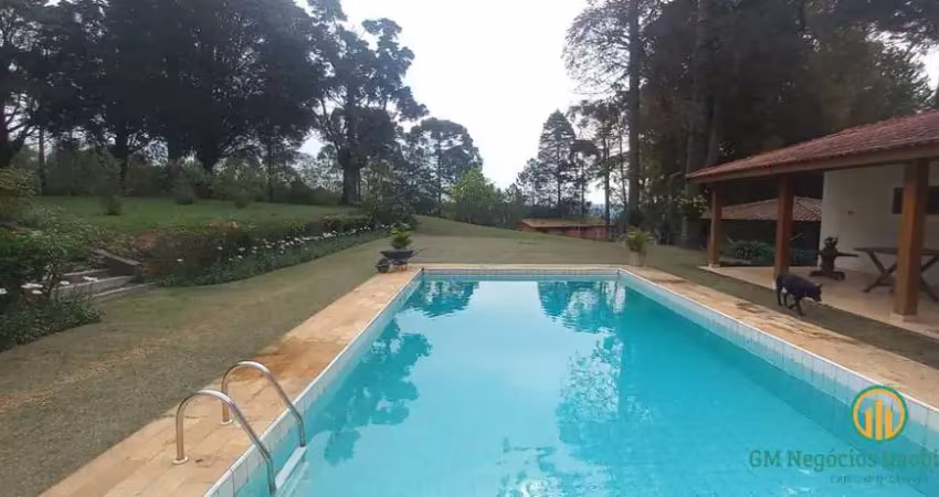 Casa/chácara em São Roque, 6 qtos, edícula, baias p cavalos, piscina, sauna