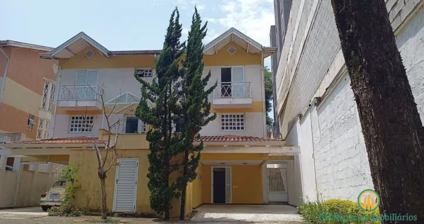 Casa em condomínio na melhor localização da Granja Viana