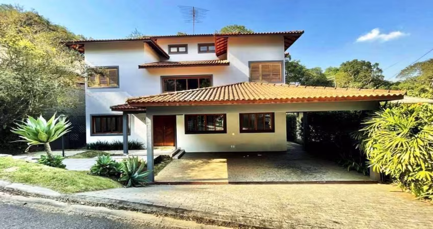 Casa com 5 dorms / 2 sts (1 térrea) piscina, gourmet e vista! Em Condomínio