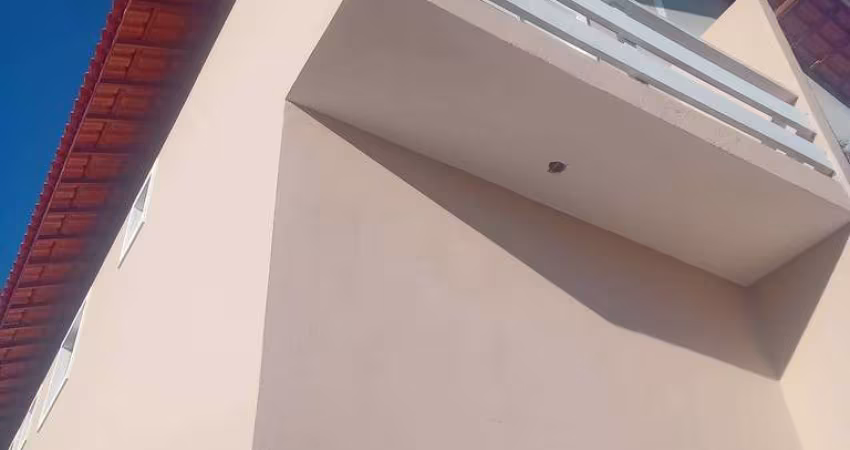 Ótima casa a venda com 2 dormitórios,  possível ampliar no térreo(subsolo)