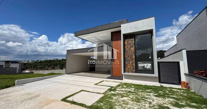 CASA TÉRREA COM 3 DORMITÓRIOS, ARMÁRIOS PLANEJADOS E PISCINA