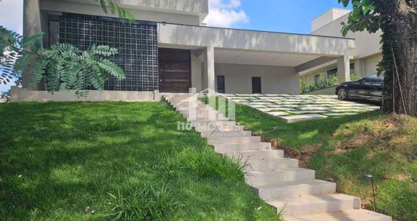 Linda casa térrea Condominio Serra Azul 1