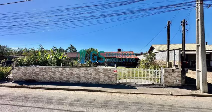 Casa de 3 dormitórios à venda na passagem do maciambu