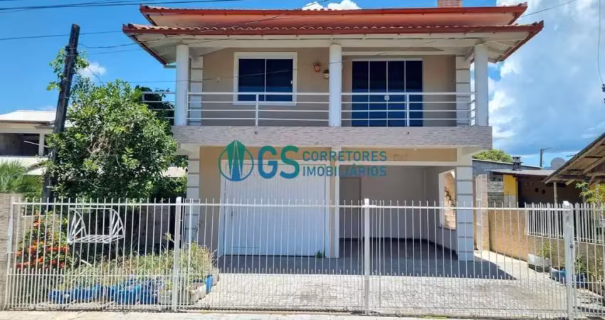 Casa duplex com 05 quartos, garagem coberta a 100m  da praia do mar aberto em palhoça - sc