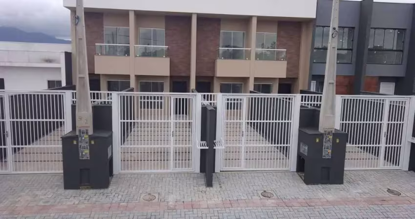 Casa com 3 quartos à venda na Vila Nova, Joinville 