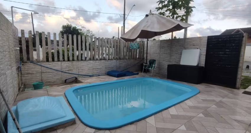 Casa com piscina em Matinhos
