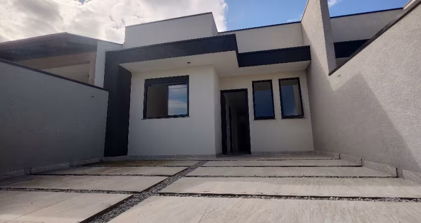 casa nova com piscina proximo ao mar